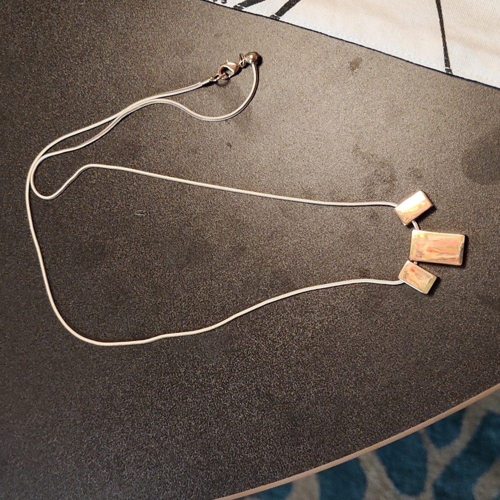 White/gold necklace